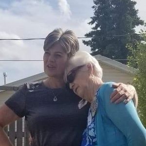 Meet your Posher, Elaine